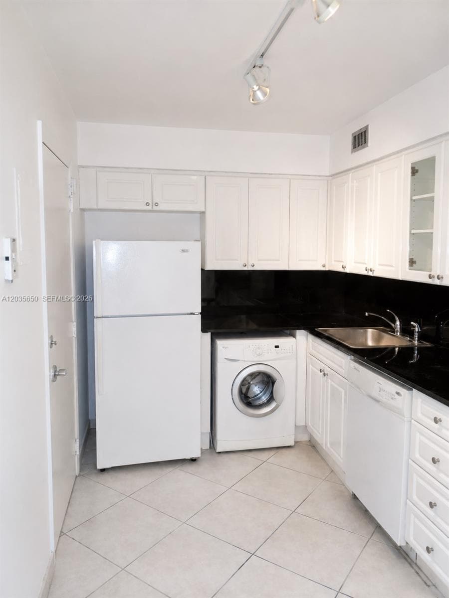 6770 Indian Creek Dr 6R photo 8