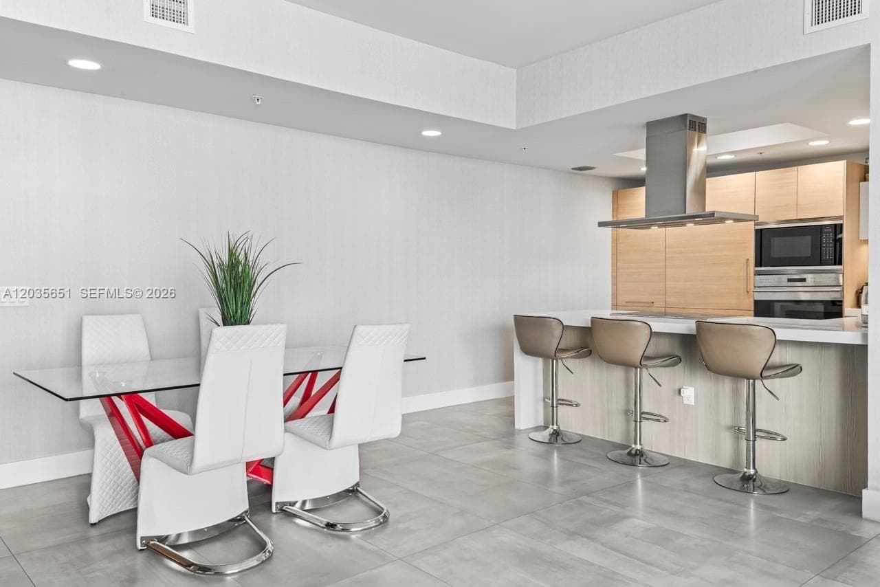 17111 Biscayne Blvd 503 photo 6