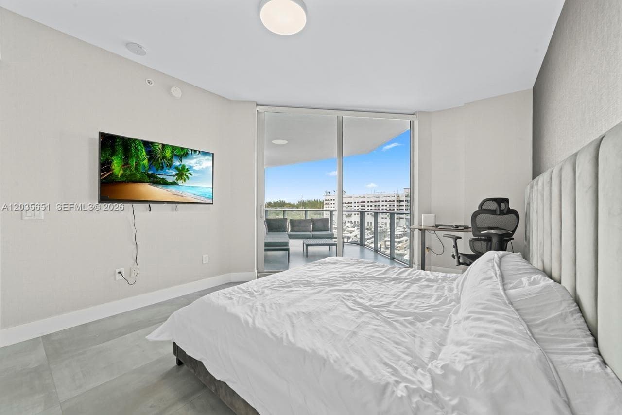 17111 Biscayne Blvd 503 photo 17