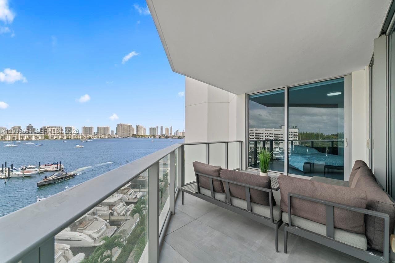 17111 Biscayne Blvd 503 photo 16
