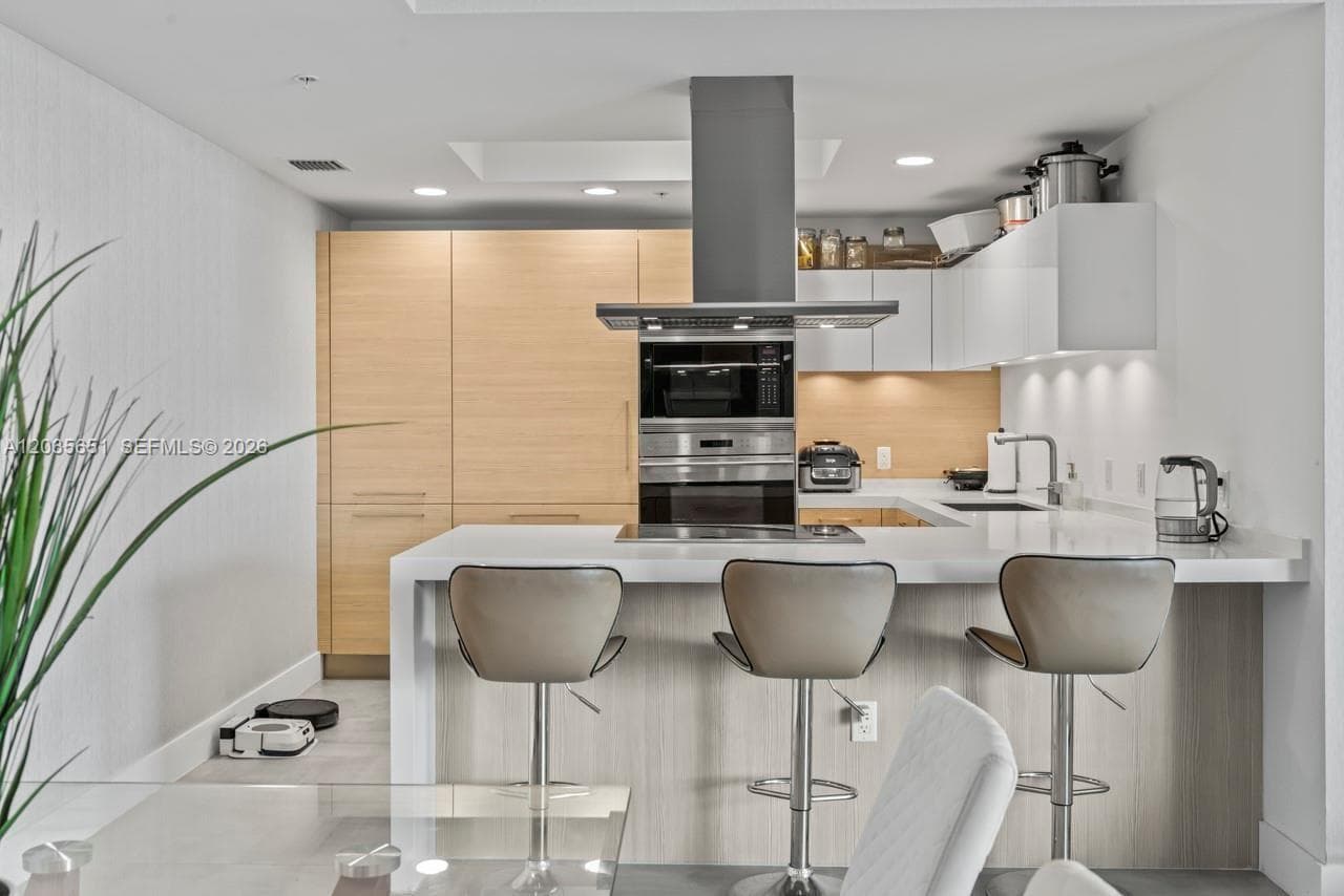 17111 Biscayne Blvd 503 photo 7