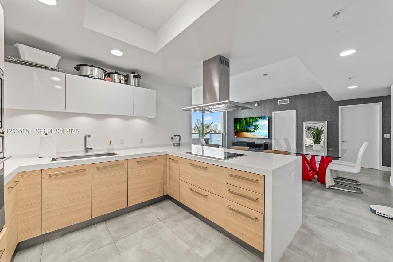 17111 Biscayne Blvd 503 photo 5