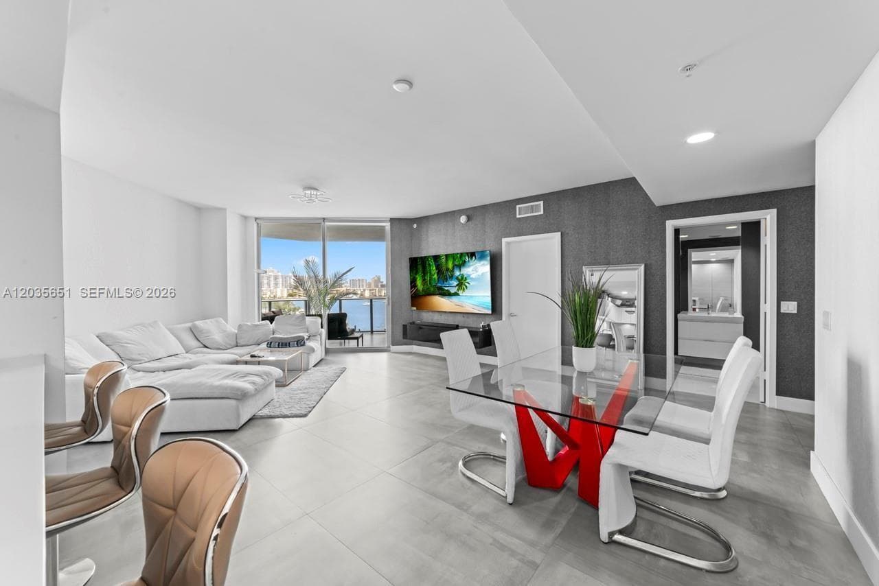 17111 Biscayne Blvd 503 photo 10