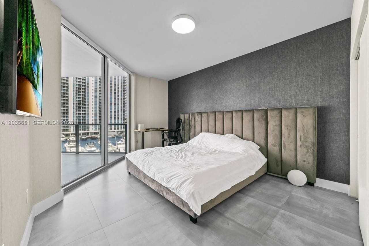 17111 Biscayne Blvd 503 photo 18