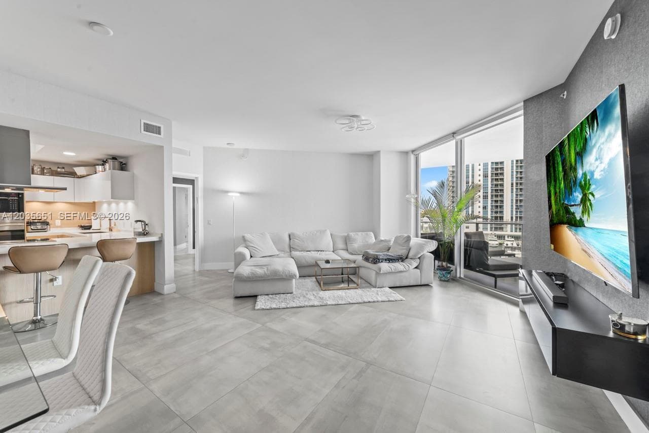 17111 Biscayne Blvd 503 photo 11