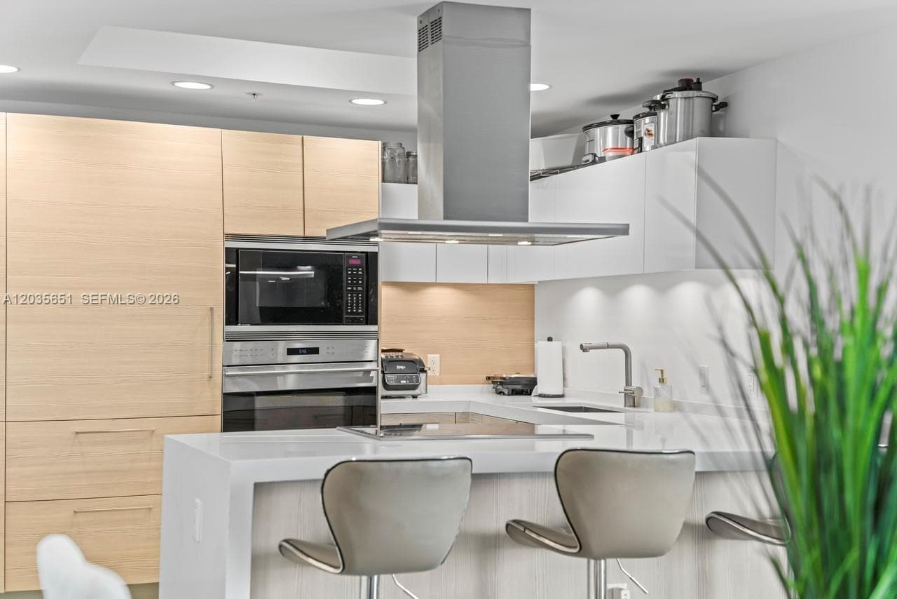 17111 Biscayne Blvd 503 photo 4