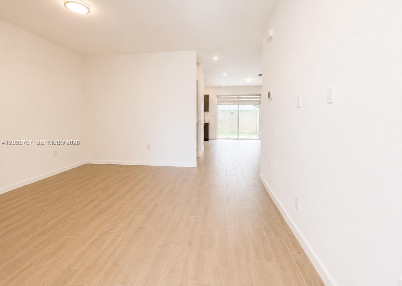 2459 SE 10th St 2459 photo 6