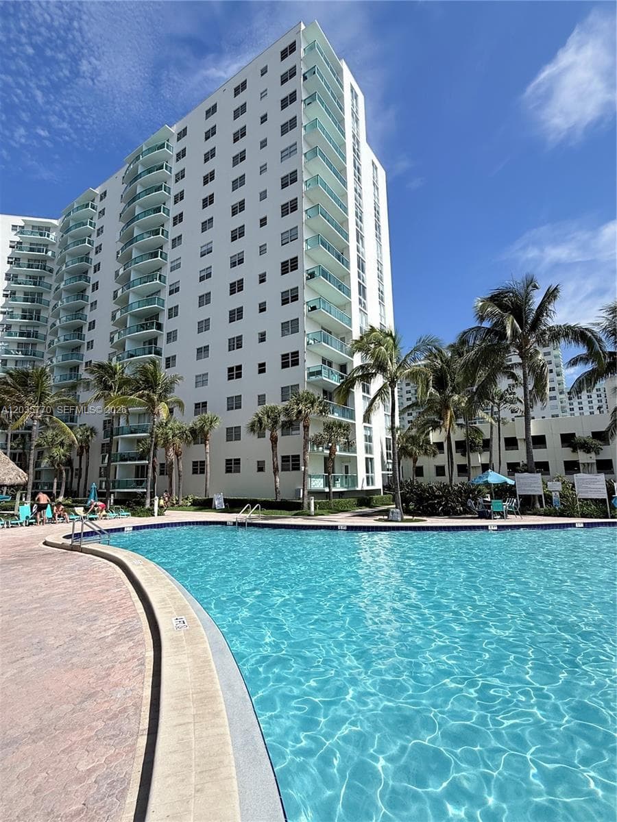 3901 S Ocean Dr 14U photo 1