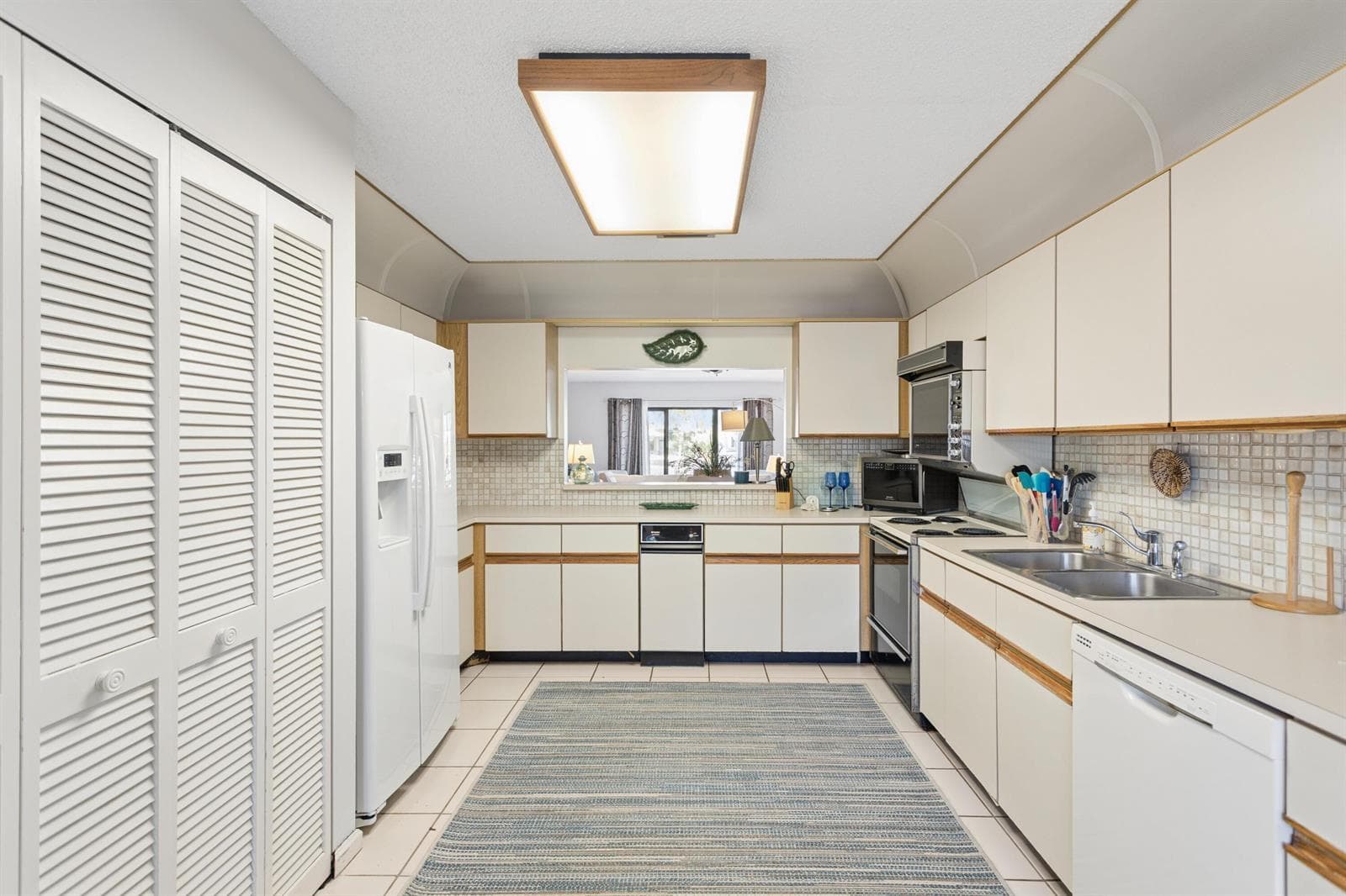 2751 NE 15th Street 103 photo 6