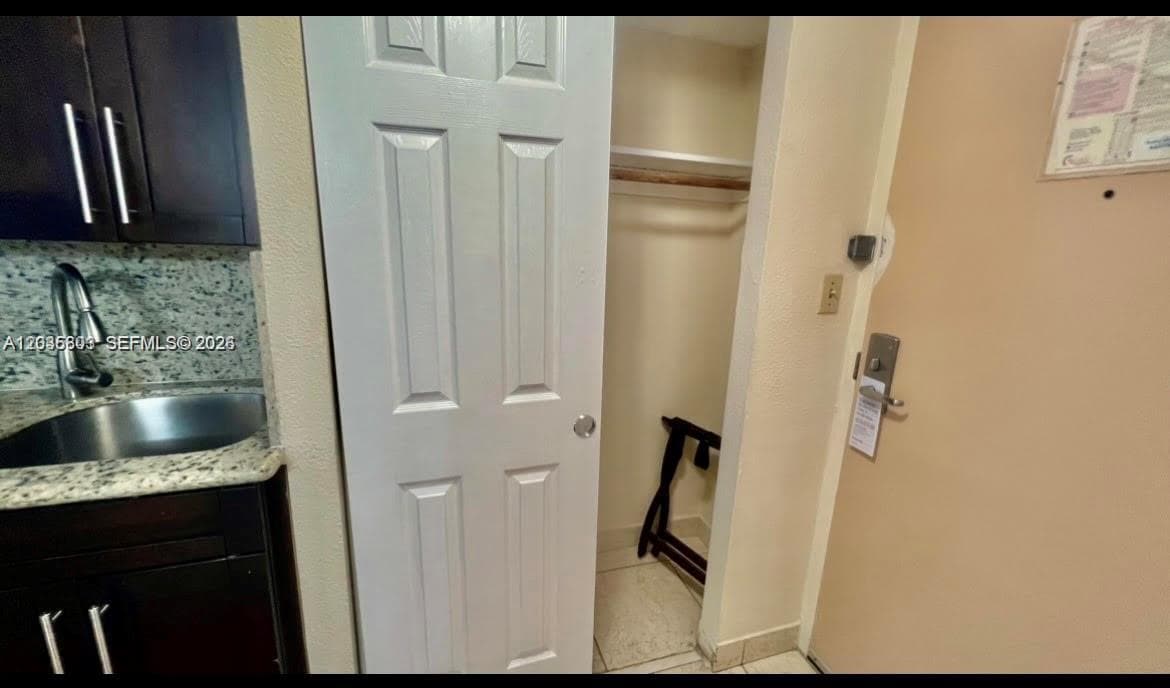 19201 Collins Ave 942 photo 14