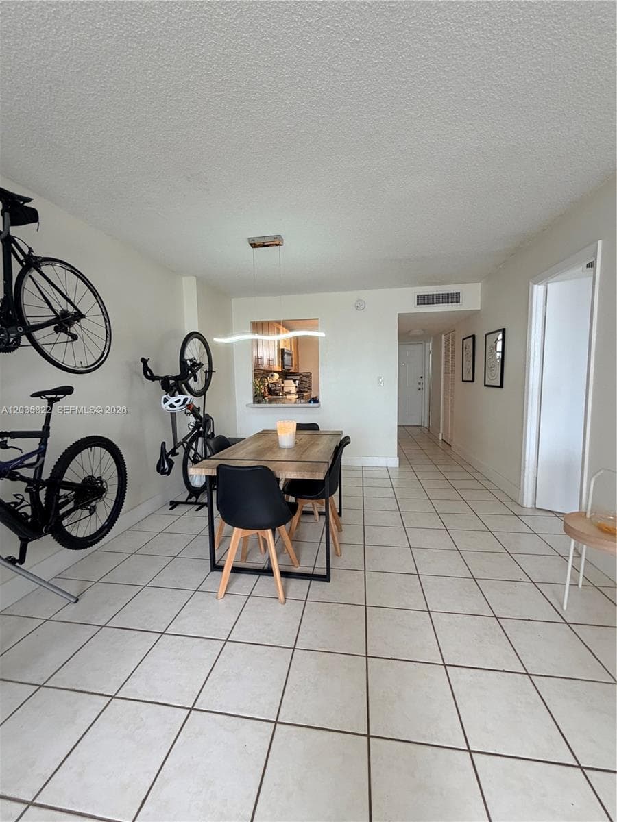 2903 N Miami Beach Blvd 406 photo 3