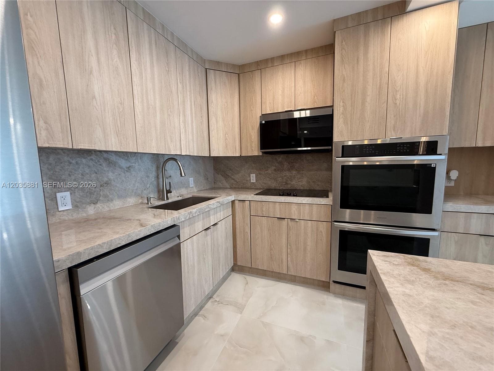 19390 Collins Ave 224 photo 6