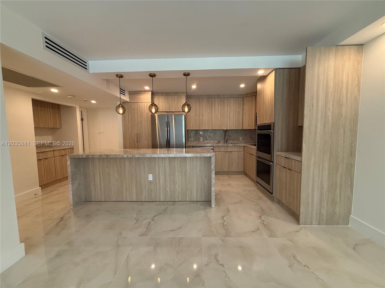 19390 Collins Ave 224 photo 3