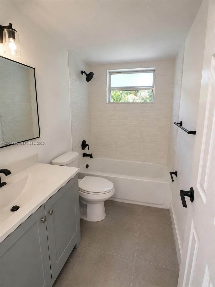 467 Golden Isles Dr 110 photo 6