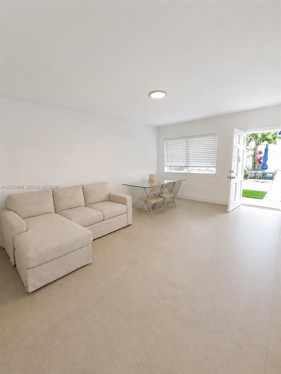 467 Golden Isles Dr 110 photo 1