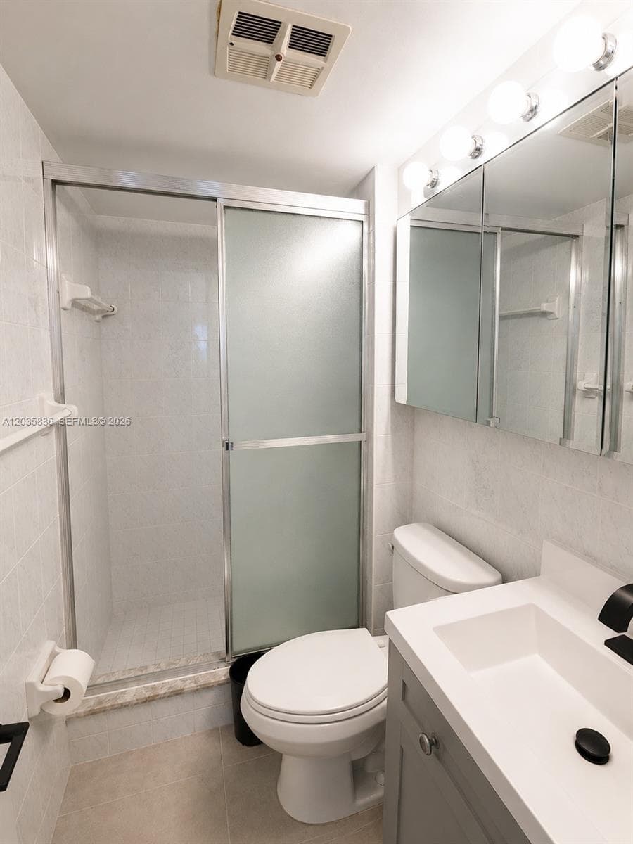 467 Golden Isles Dr 110 photo 5