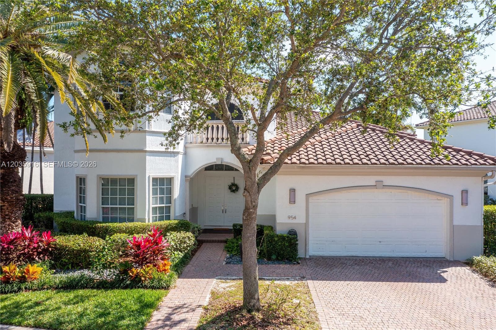 954 Sanibel Dr 954 photo 1