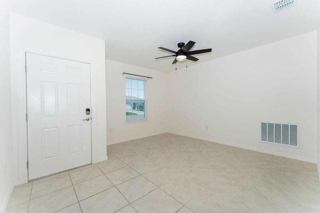 138 SW Carter Avenue photo 23
