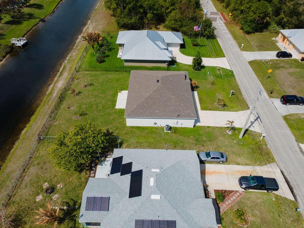 138 SW Carter Avenue photo 7