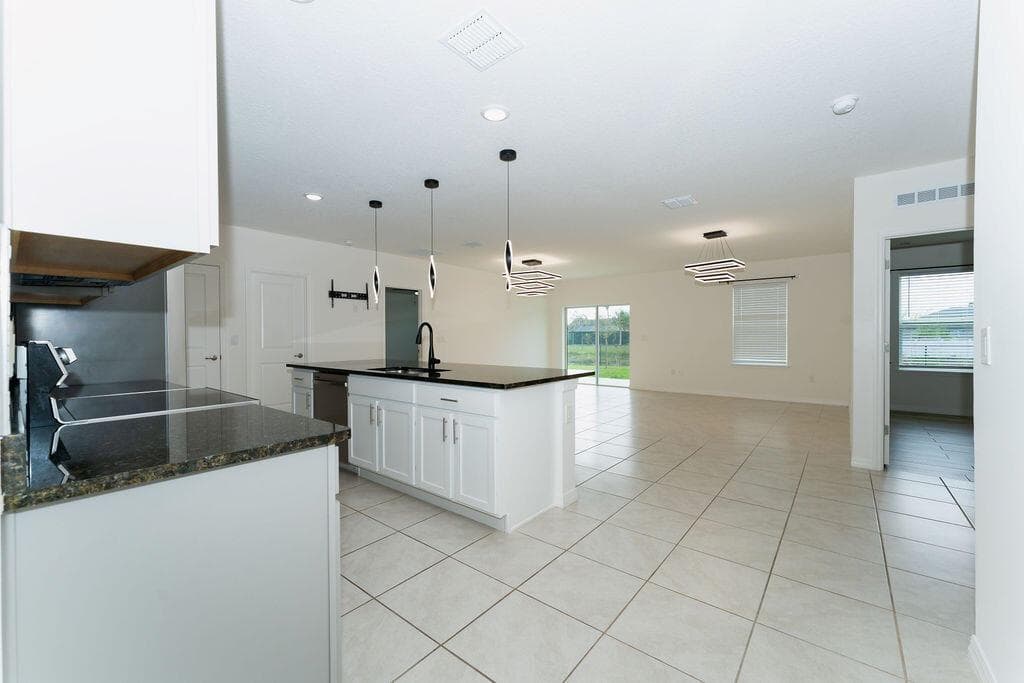 138 SW Carter Avenue photo 10