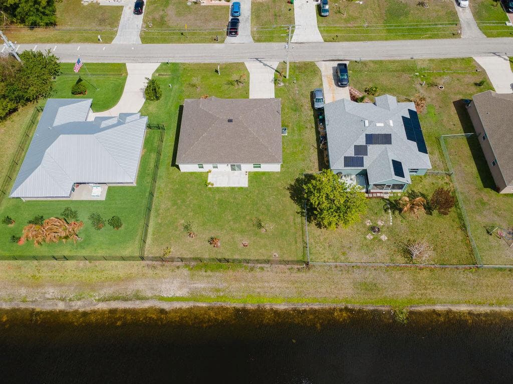138 SW Carter Avenue photo 8