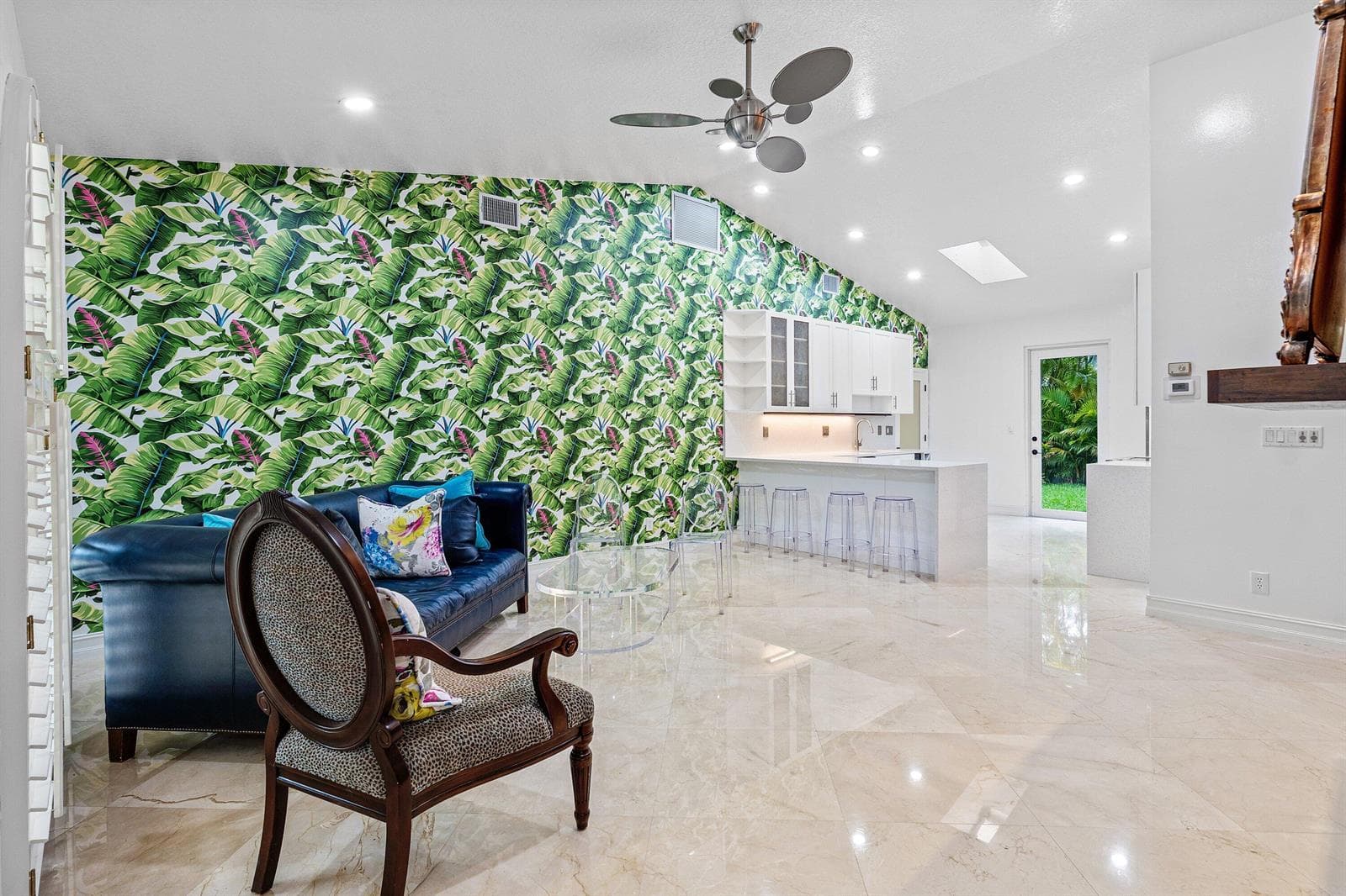 359 E Ocean Avenue photo 4