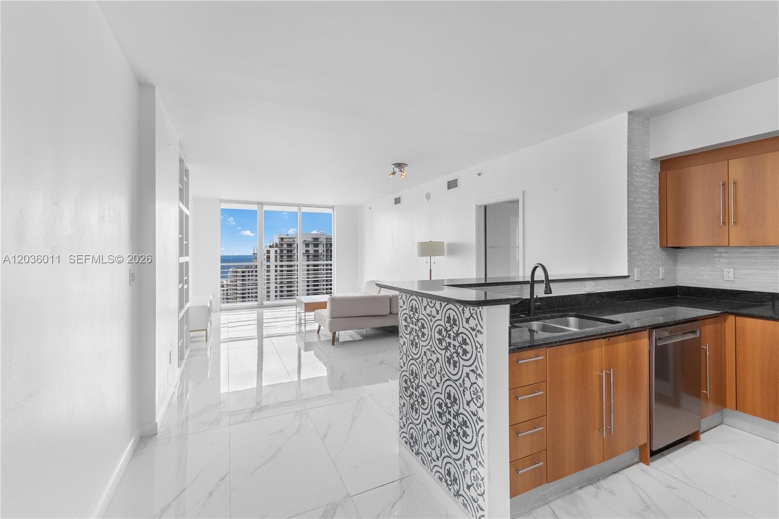325 S Biscayne Blvd 4015 photo 9