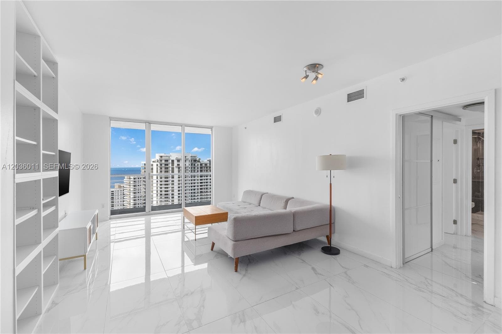 325 S Biscayne Blvd 4015 photo 8