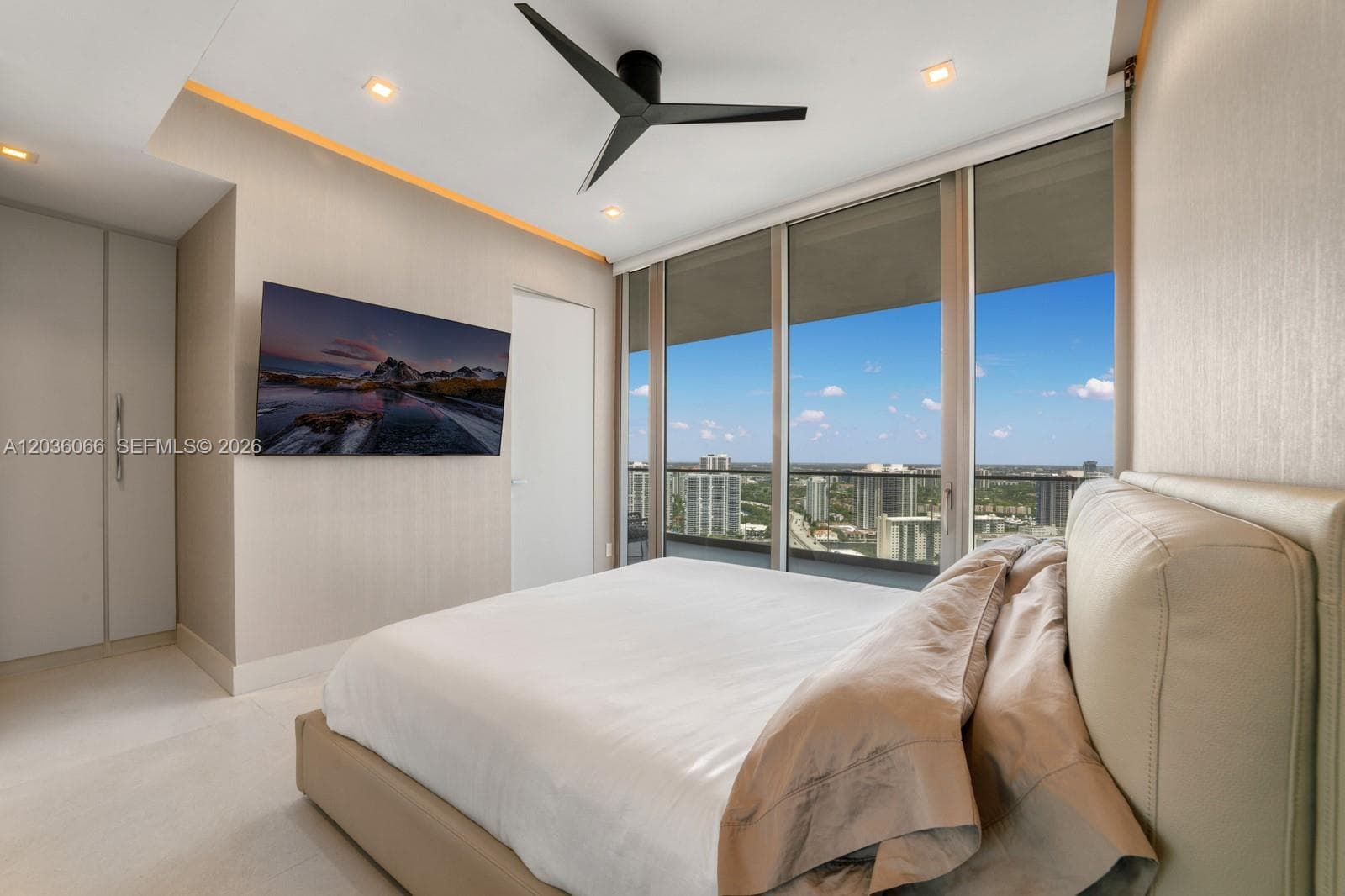 18975 Collins Ave 3000 photo 20