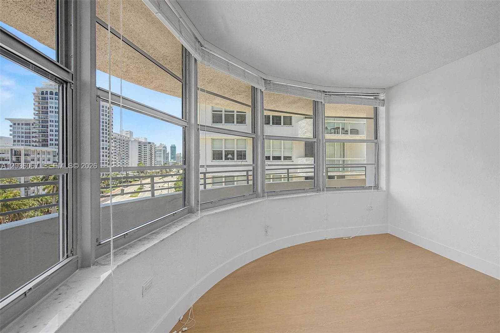 5555 Collins Ave 7B photo 16