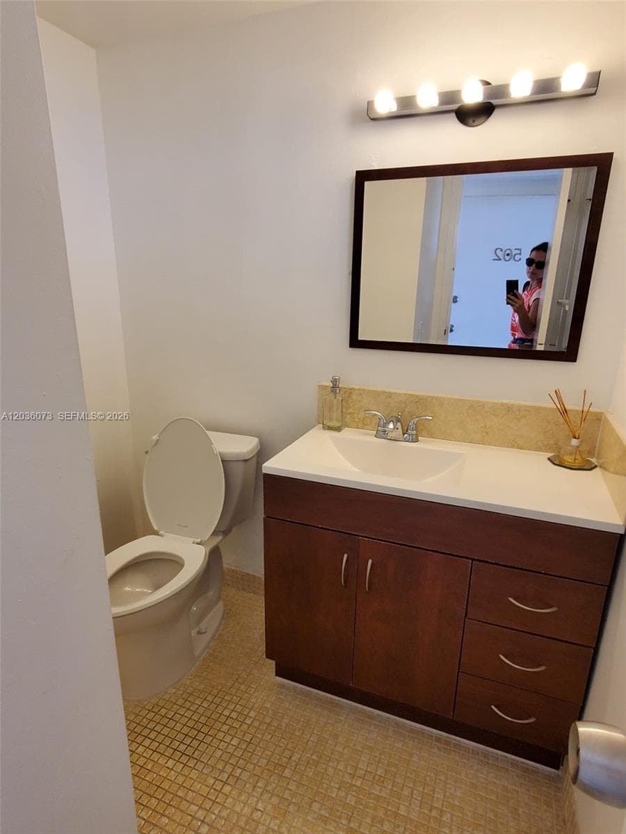 7900 Tatum Waterway Dr 502 photo 23