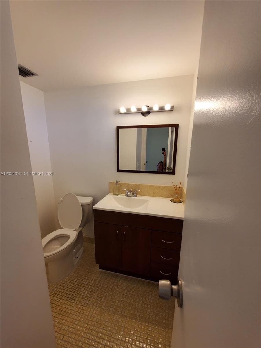7900 Tatum Waterway Dr 502 photo 9