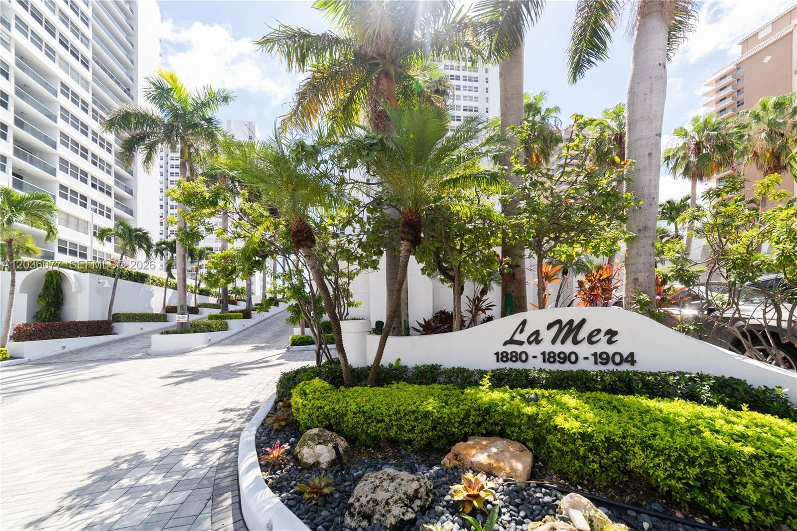1904 S Ocean Dr 604 photo 1
