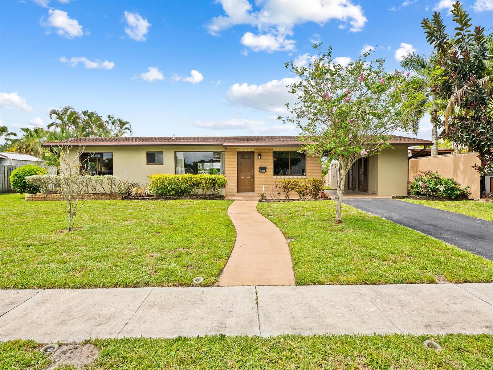 5960 SW 13th Street photo 2