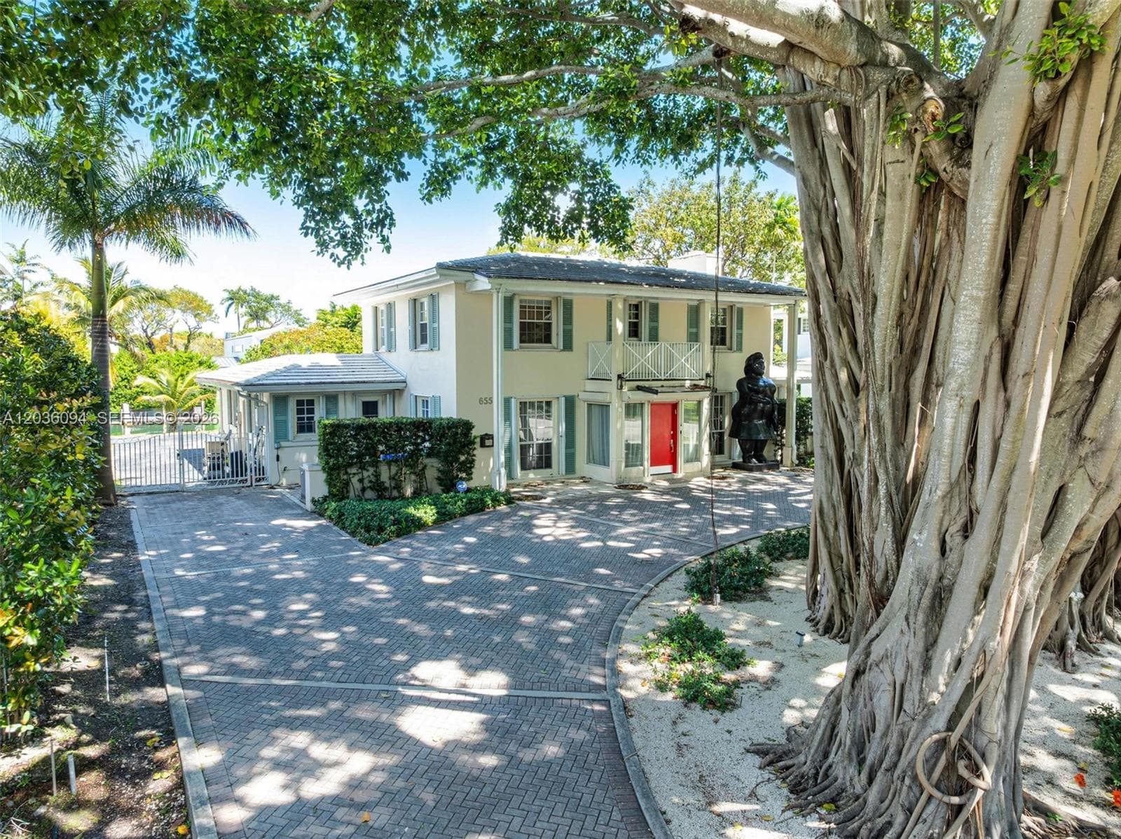 655 Buttonwood Ln photo 8