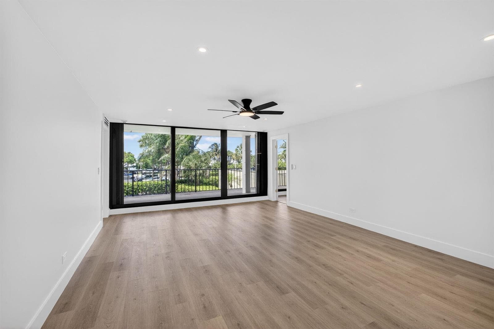 136 Lakeshore Drive photo 13