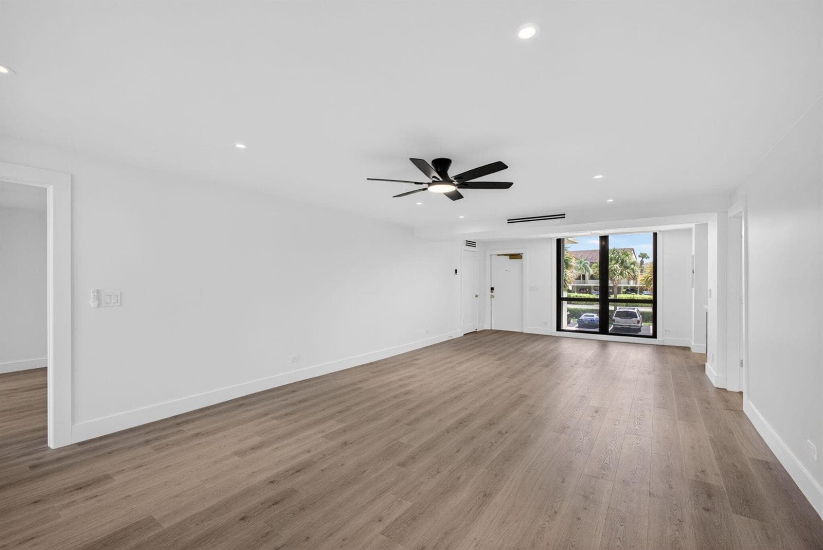 136 Lakeshore Drive photo 16