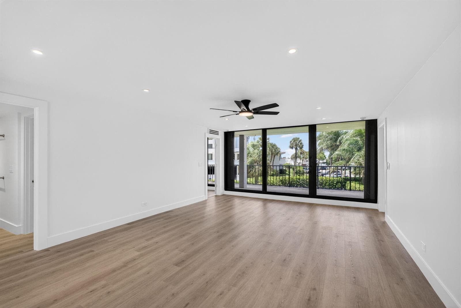 136 Lakeshore Drive photo 14