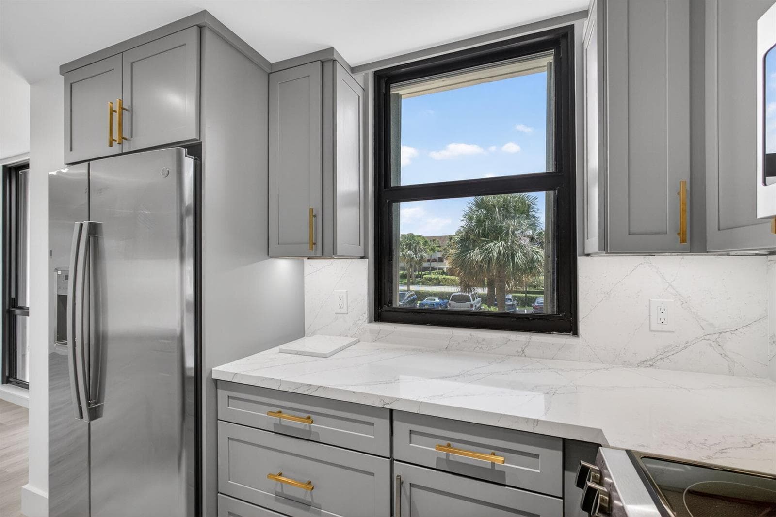 136 Lakeshore Drive photo 19