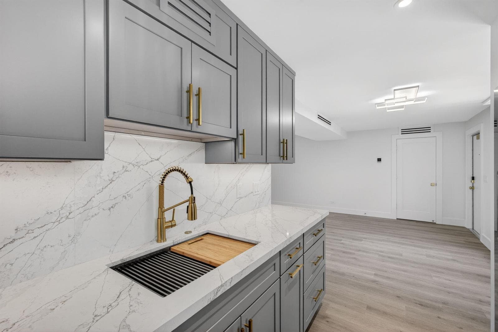 136 Lakeshore Drive photo 21