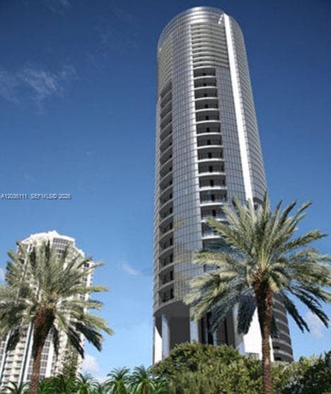 18555 Collins Ave 3103 photo 1