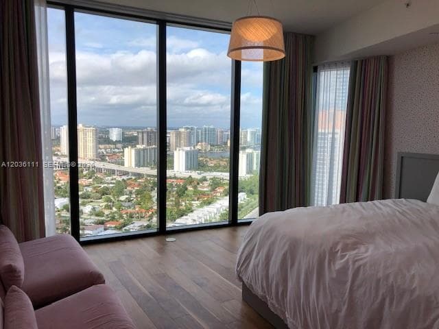 18555 Collins Ave 3103 photo 5