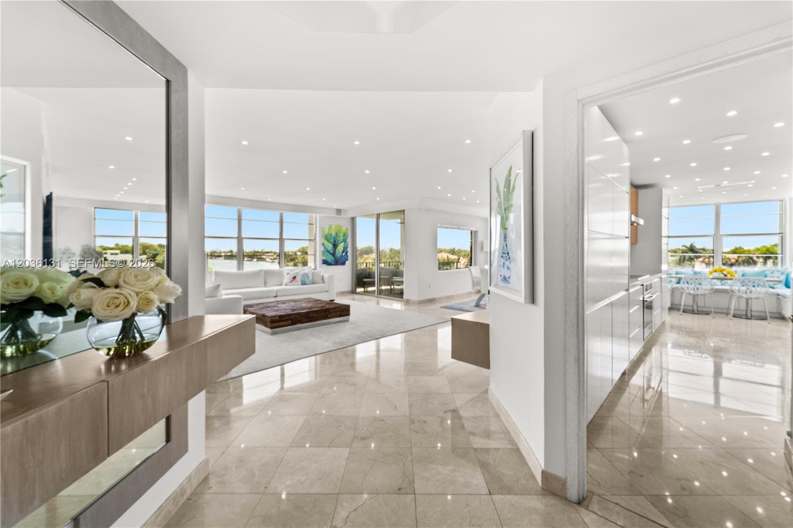 5640 Collins Ave 4D photo 2