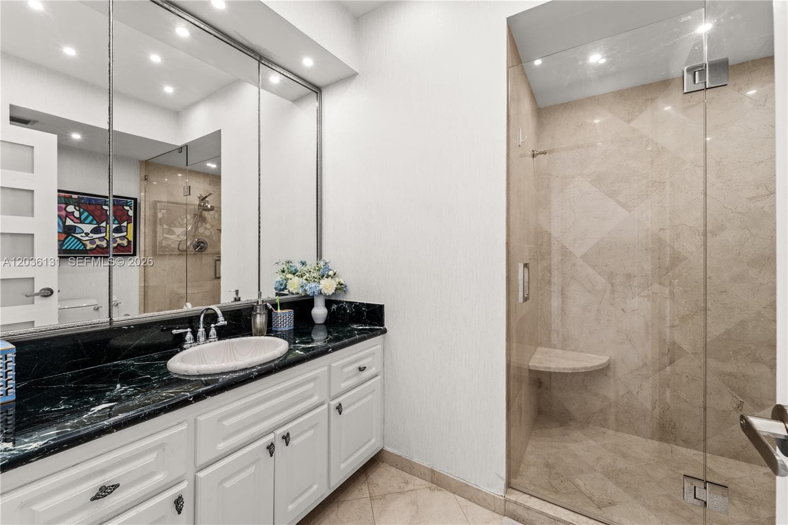 5640 Collins Ave 4D photo 17