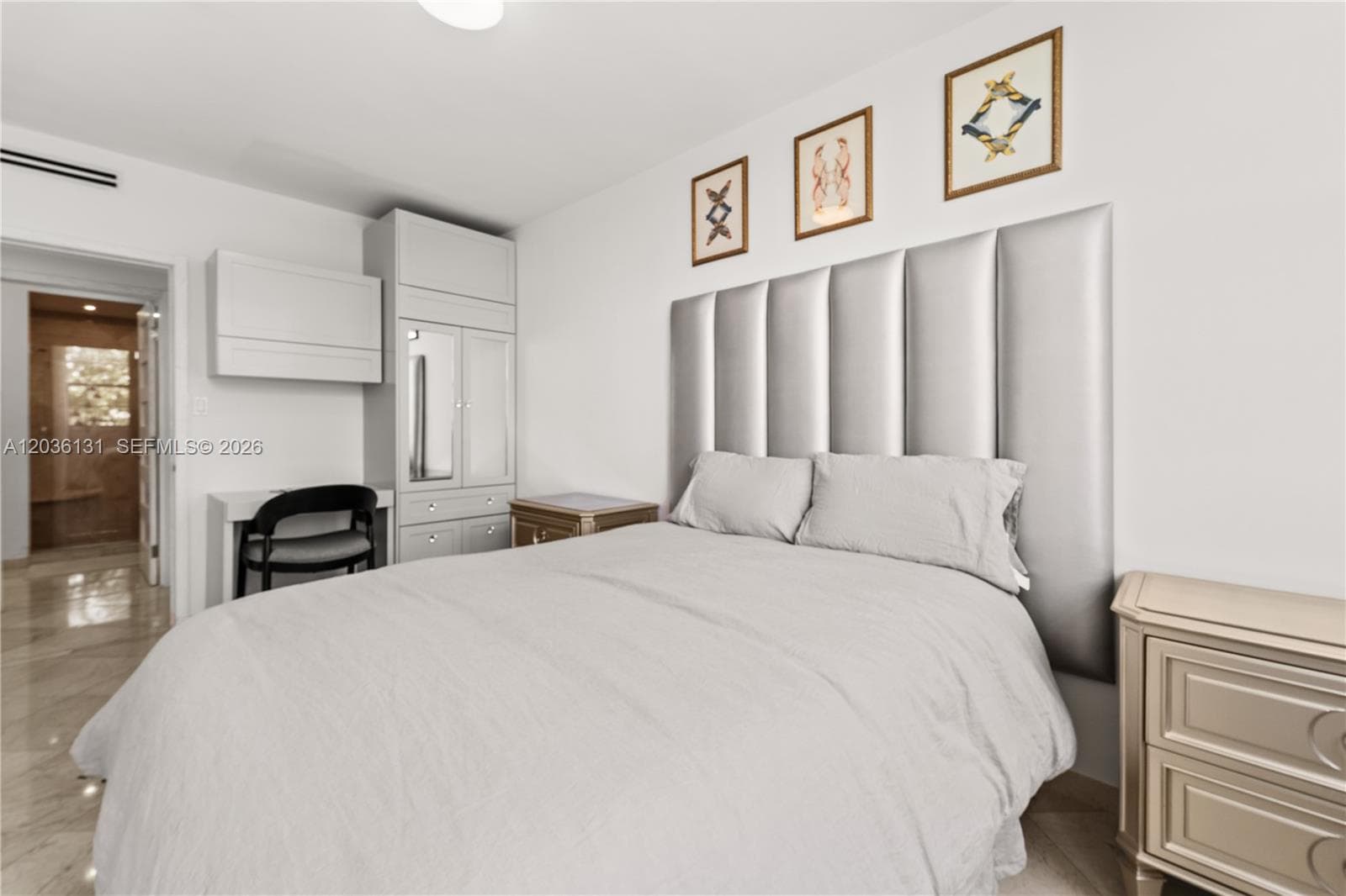 5640 Collins Ave 4D photo 12
