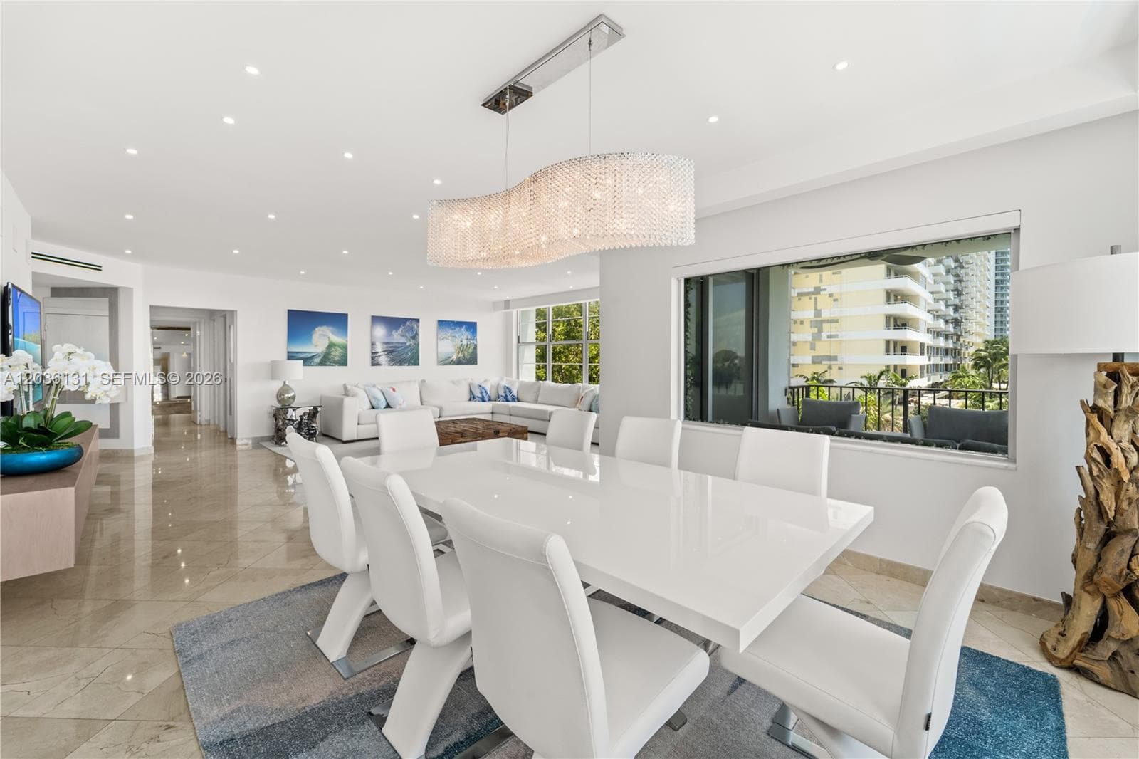 5640 Collins Ave 4D photo 7