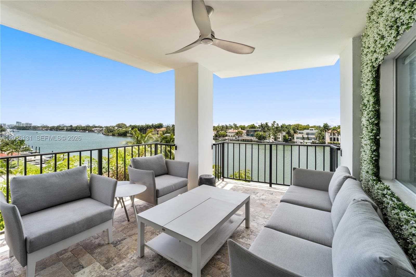5640 Collins Ave 4D photo 1