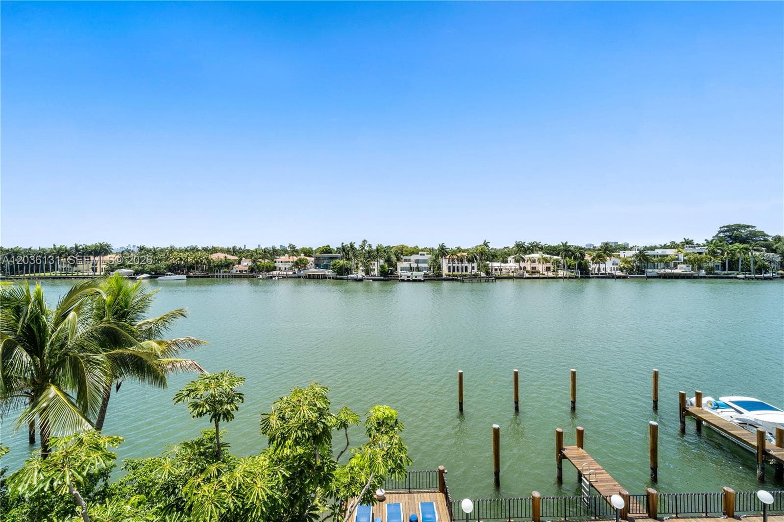 5640 Collins Ave 4D photo 21
