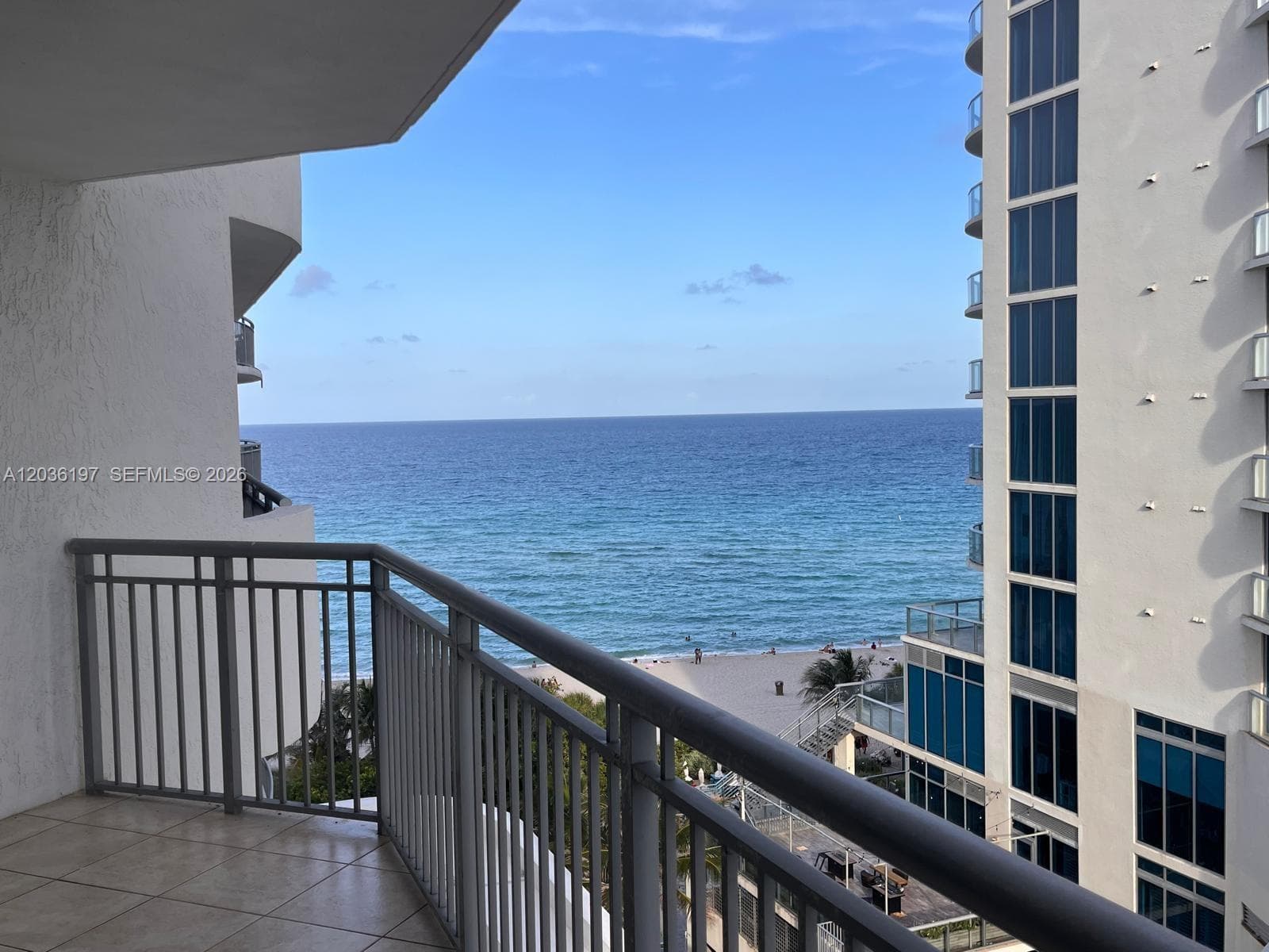 17375 Collins Ave 905 photo 4