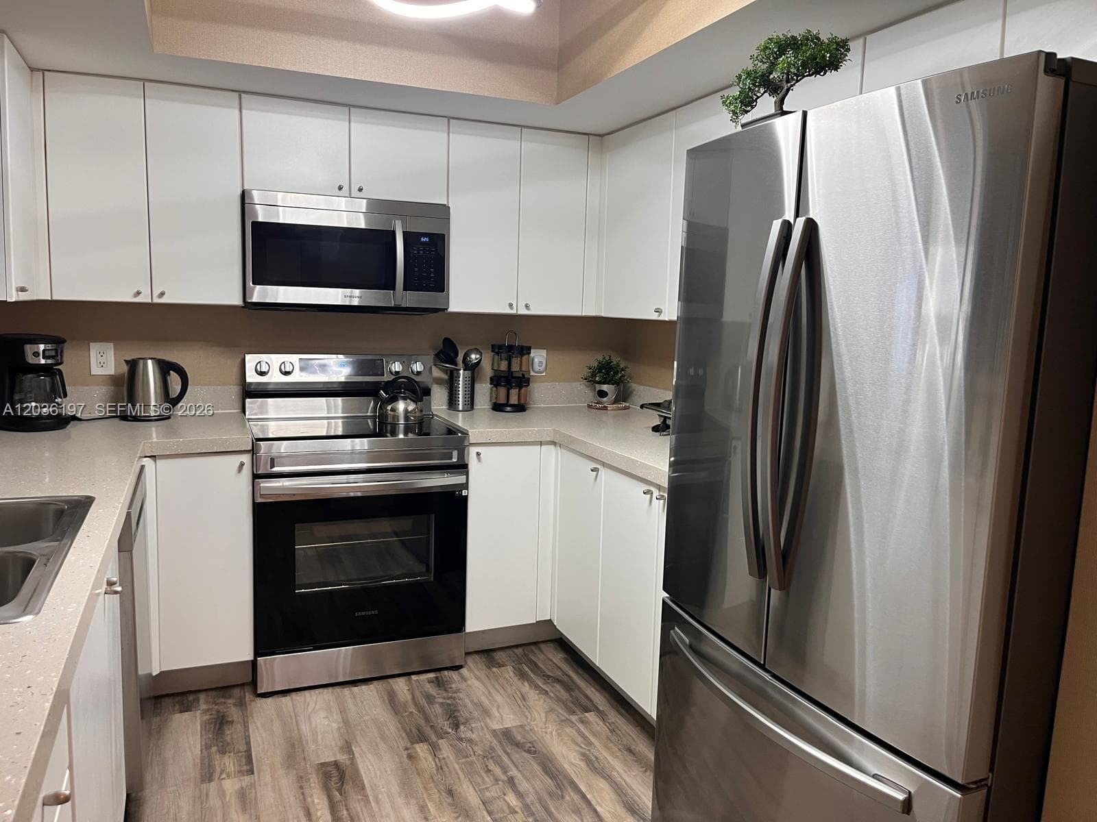 17375 Collins Ave 905 photo 8